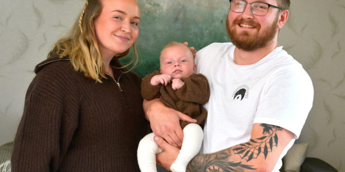 Vesterålskraft Bredbånd, Internett familien i Alsvåg: Celine Osnes Drew, Ryan og barnet Jamie Drew. Foto: Tore Berntsen